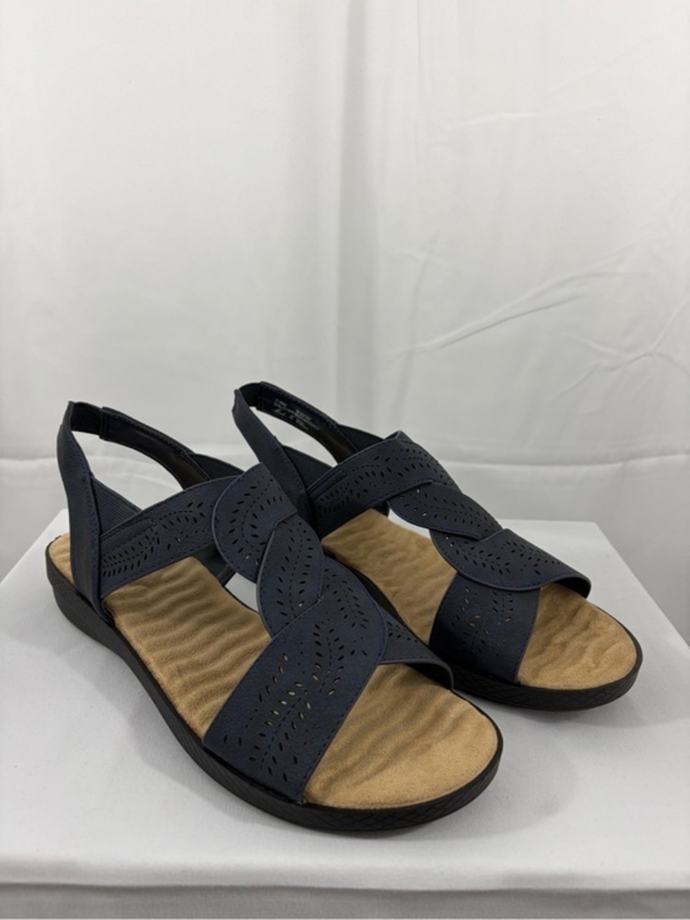 NWT Easy Street Women’s Size 9W Comfort Wave Navy Slingback Sandals